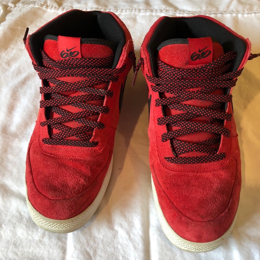 Nike skater shoes